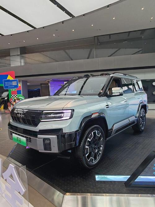 重庆211比亚迪方程豹硬派越野的爆款，英菲尼迪35周年与你共成长